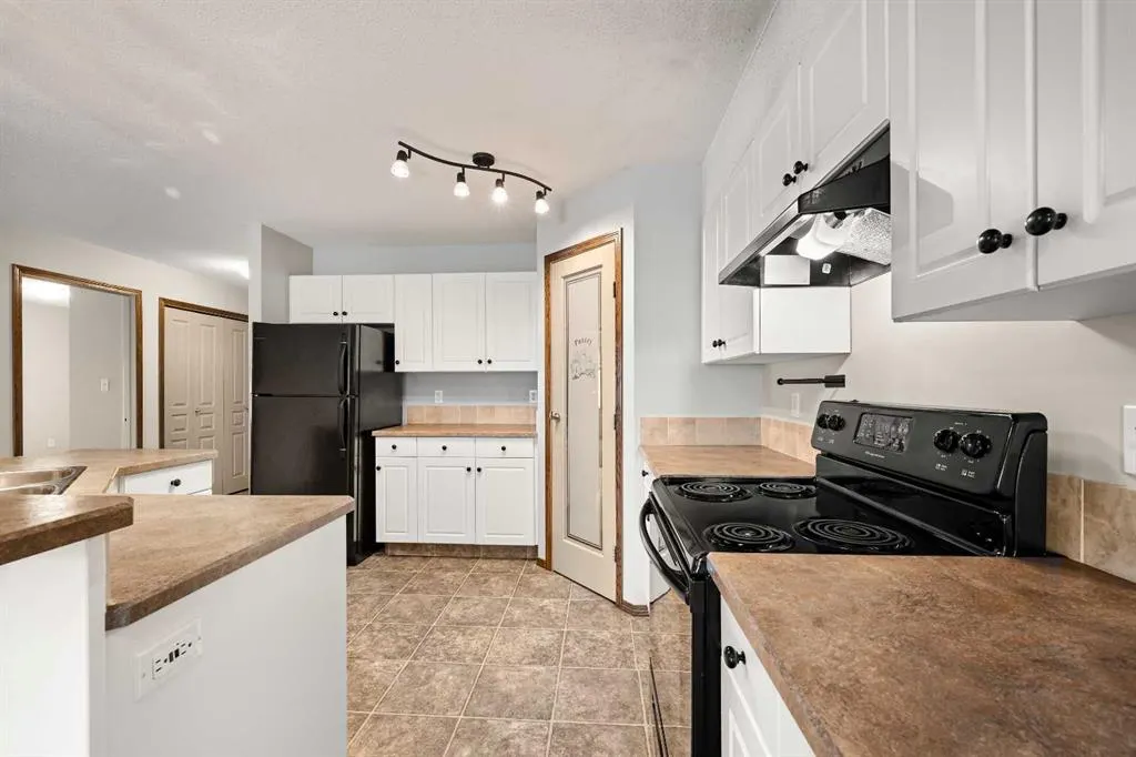 1706 47A Avenue #203