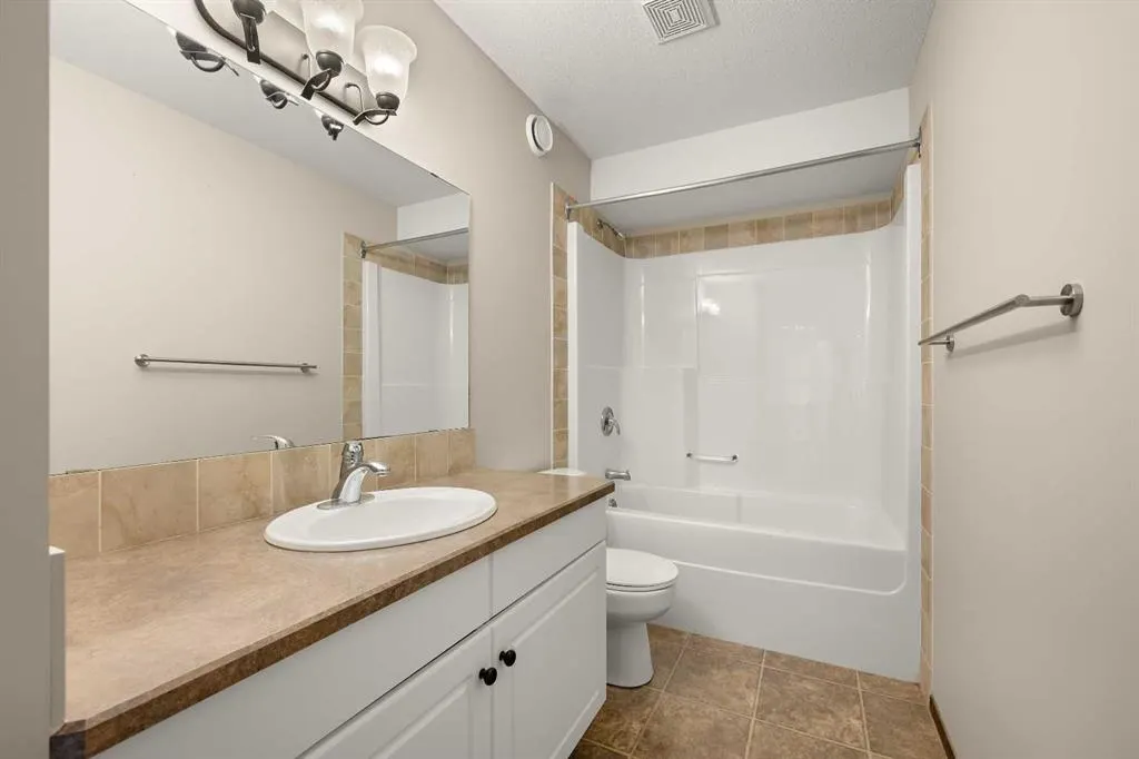 1706 47A Avenue #203