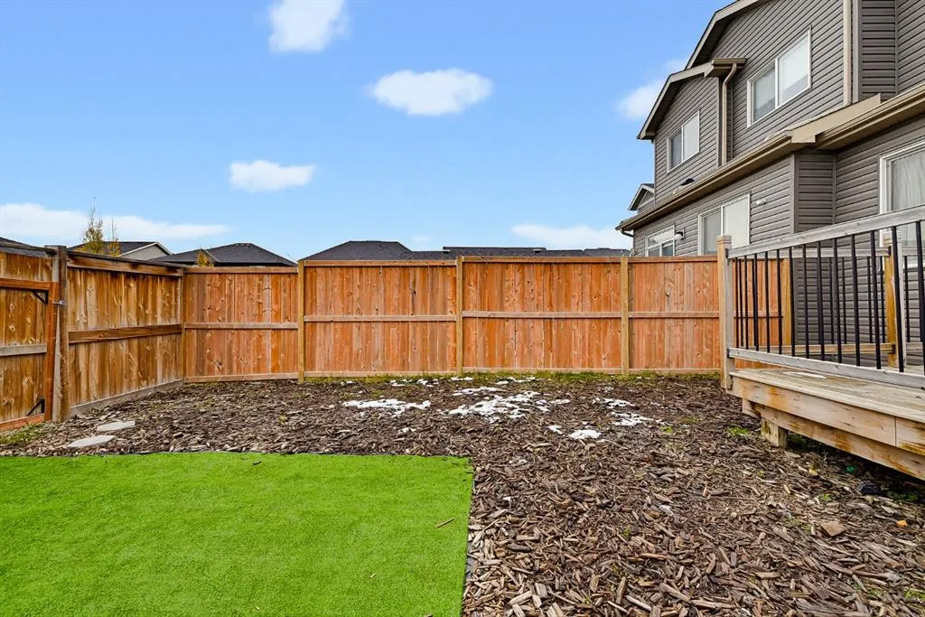112 Legacy Glen Street SE