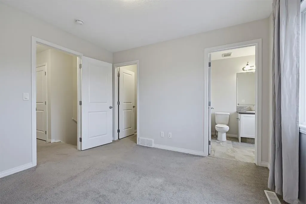 112 Legacy Glen Street SE