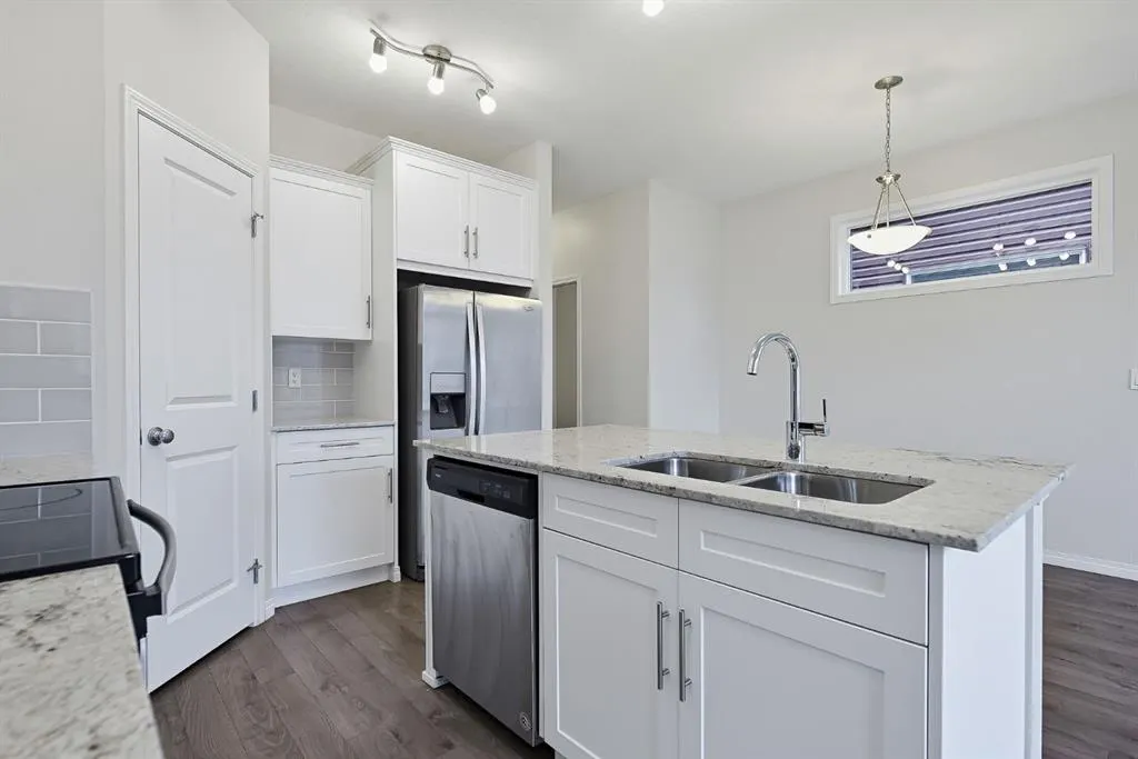 112 Legacy Glen Street SE