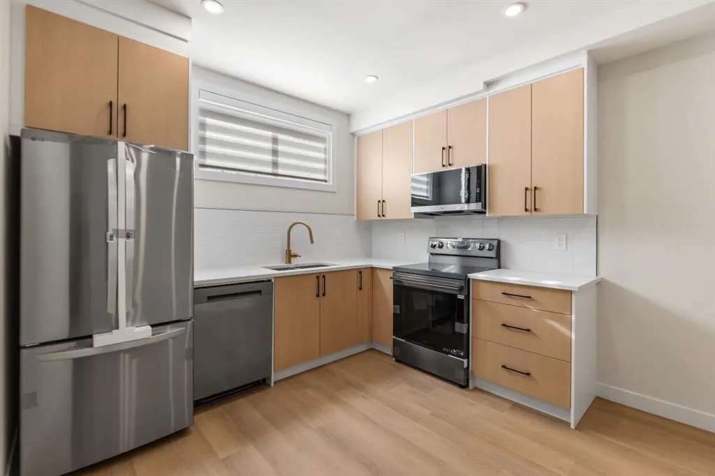 3542 43st, 4318,4320,4322 35 Avenue SW