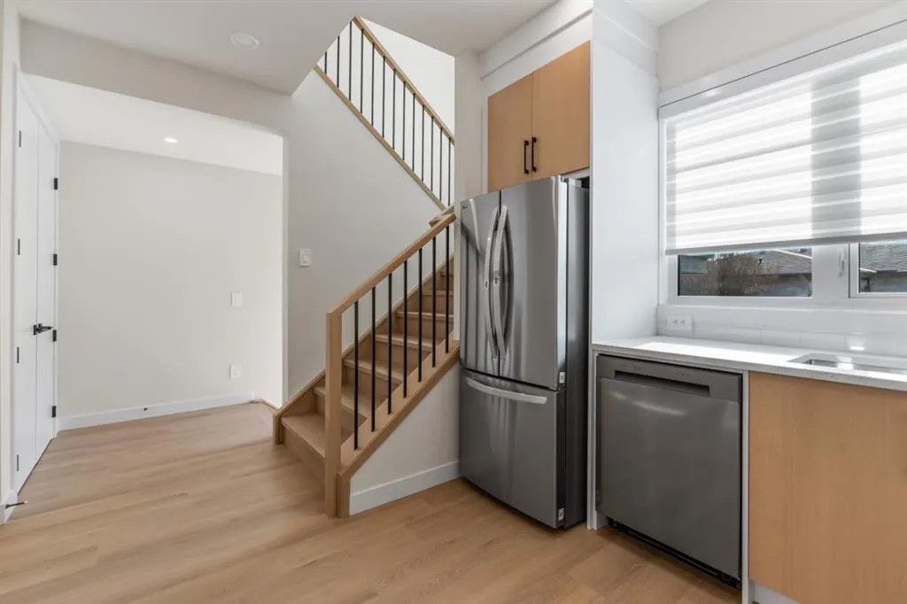 3542 43st, 4318,4320,4322 35 Avenue SW