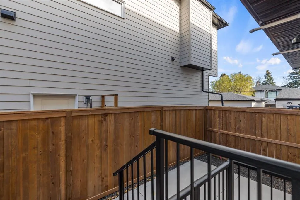 3542 43st, 4318,4320,4322 35 Avenue SW