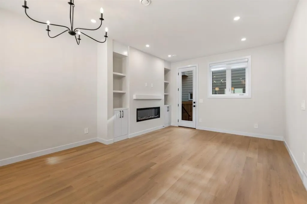 3542 43st, 4318,4320,4322 35 Avenue SW