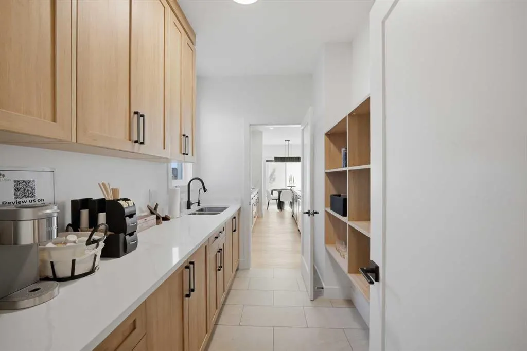 404 Edgefield Point