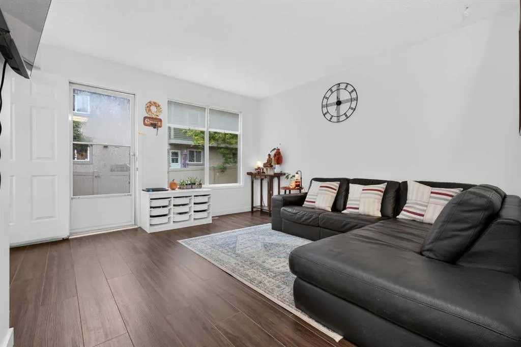406 Blackthorn Road NE #442