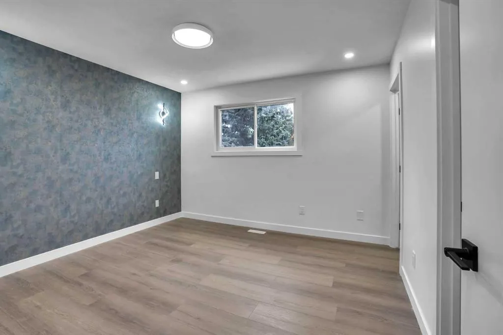 28 Sandstone Hill NW
