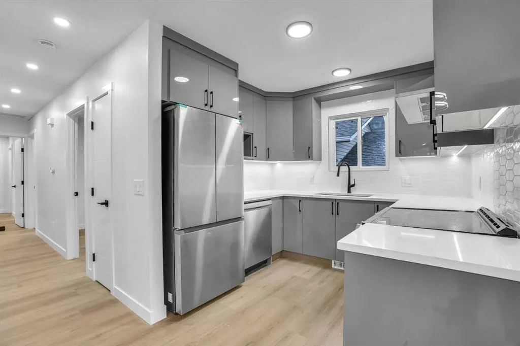 28 Sandstone Hill NW