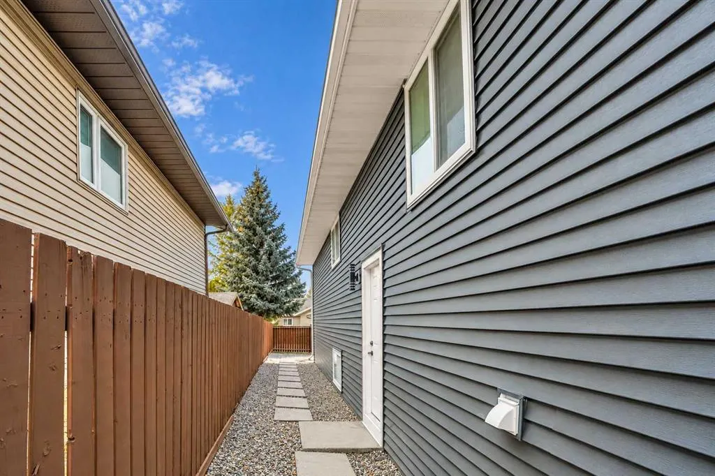 28 Sandstone Hill NW