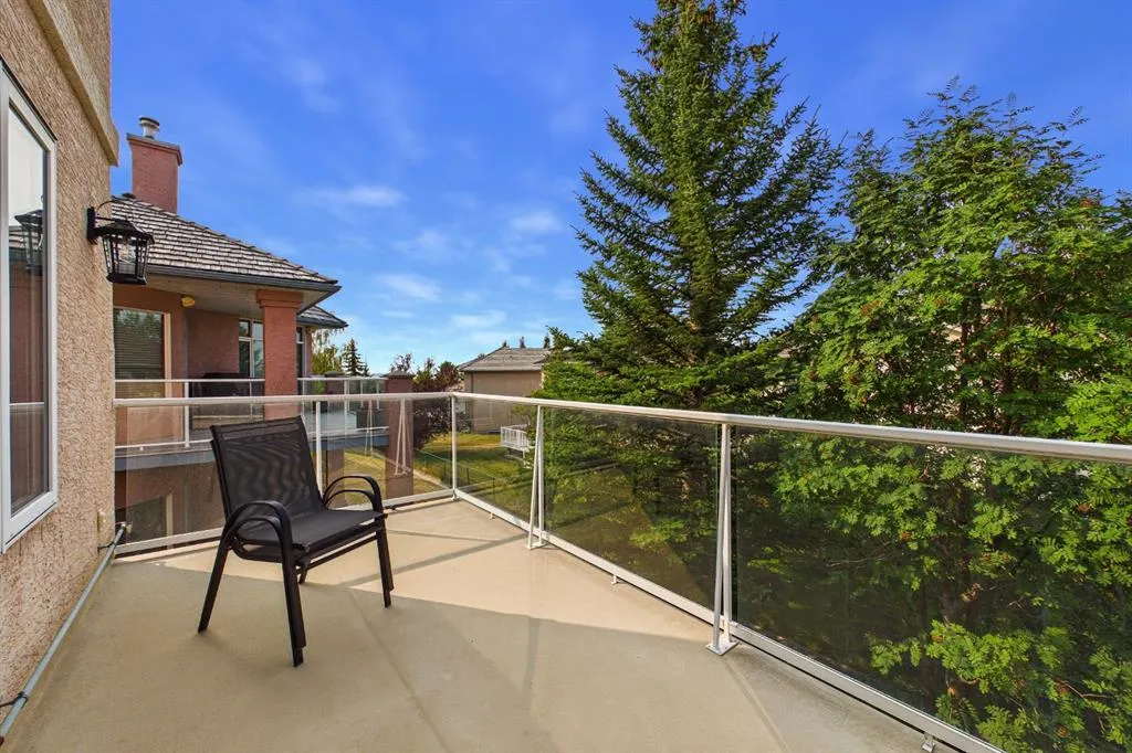 15 Royal Crest Terrace NW
