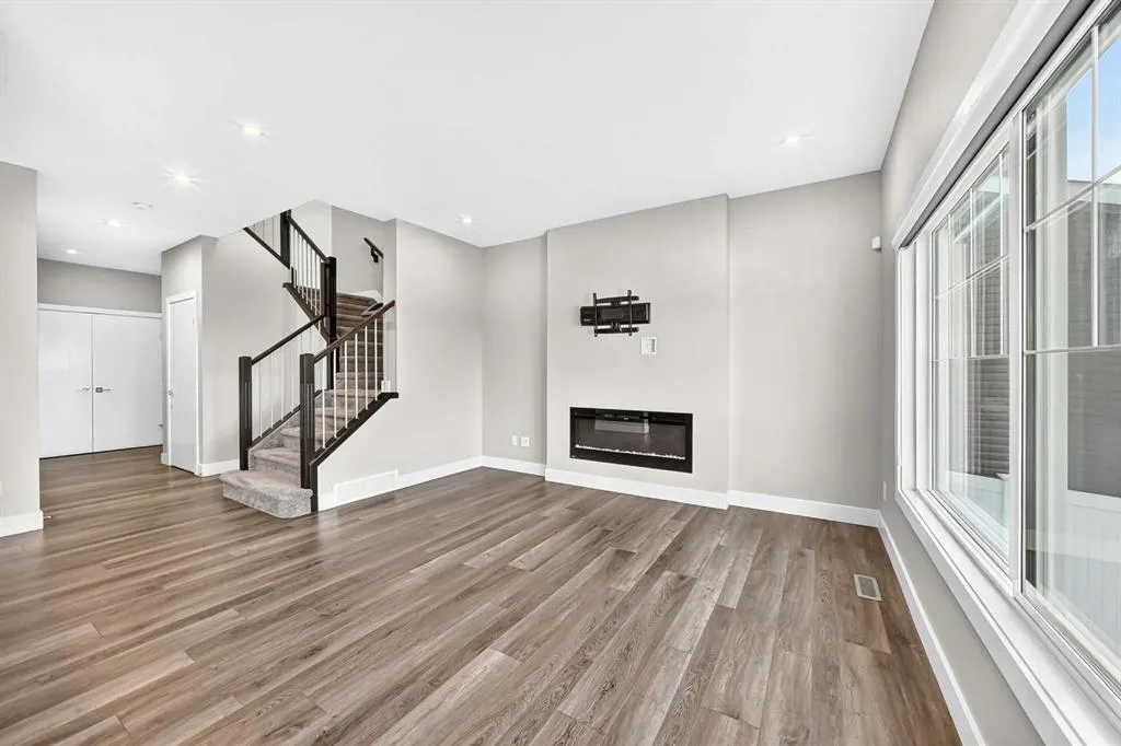 31 Memorial Parkway