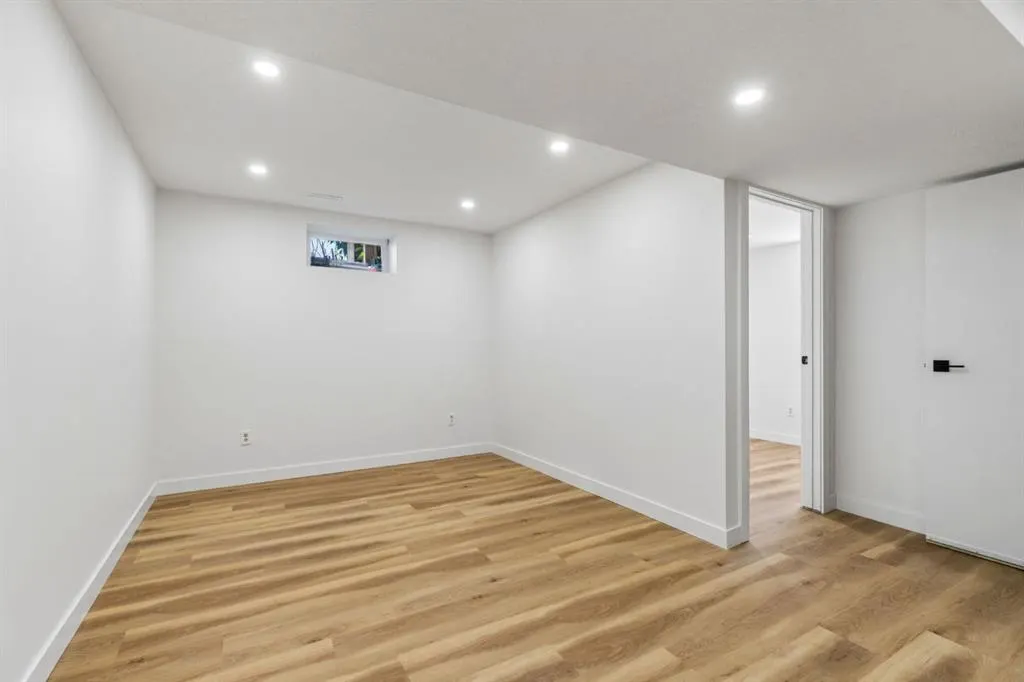 51 San Diego Place NE