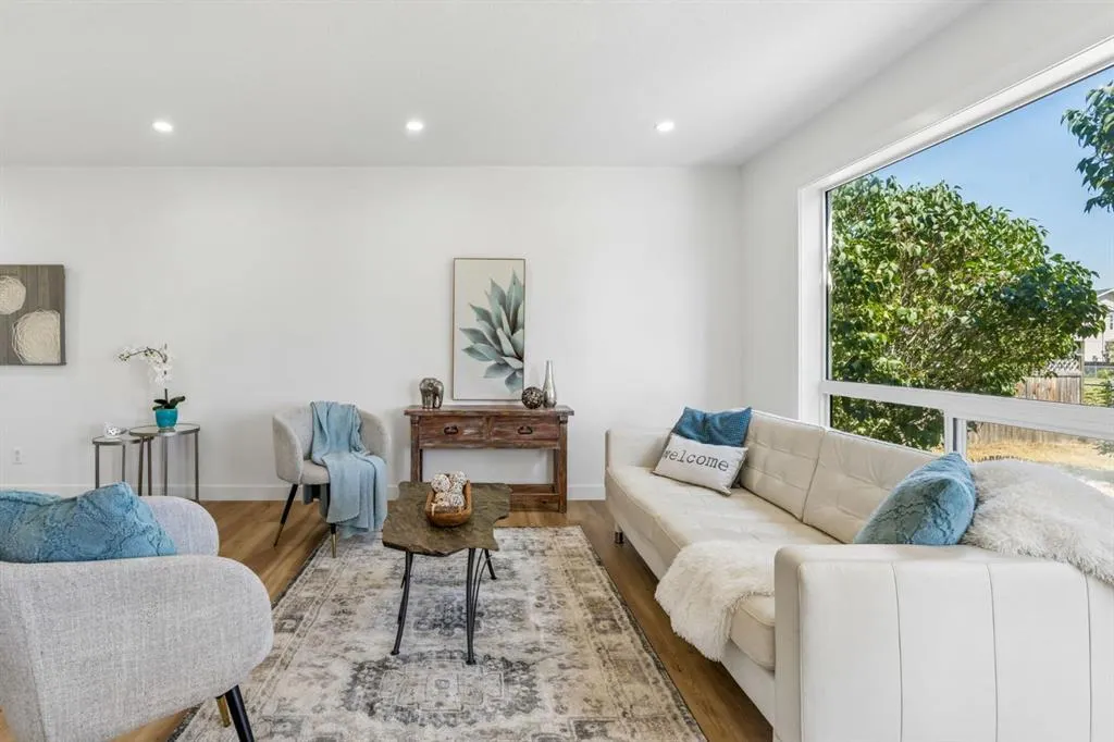 51 San Diego Place NE