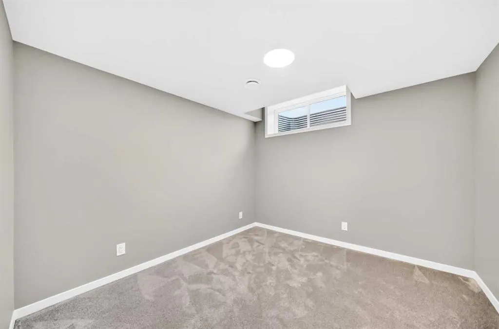 1360 Mahogany Boulevard SE