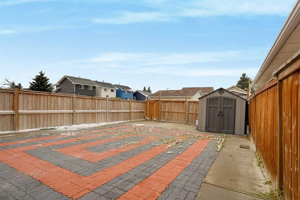 172 Martinwood Way NE