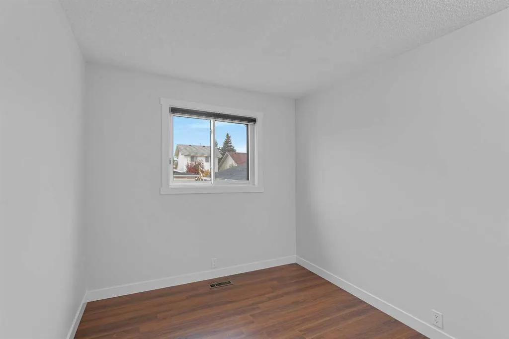 172 Martinwood Way NE