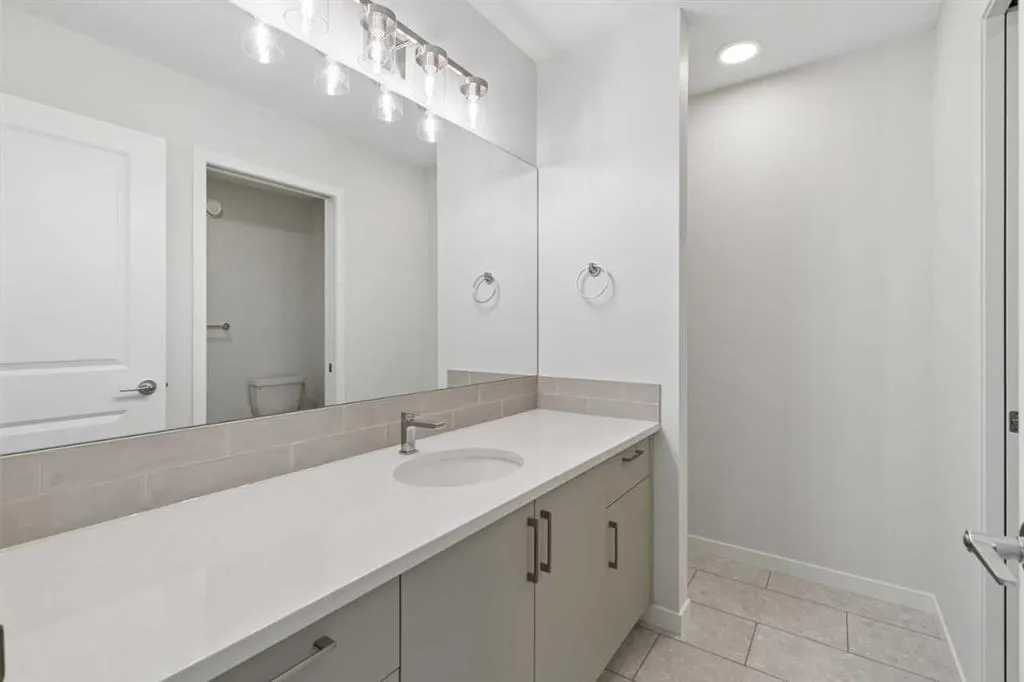 468 Buffaloberry Manor SE