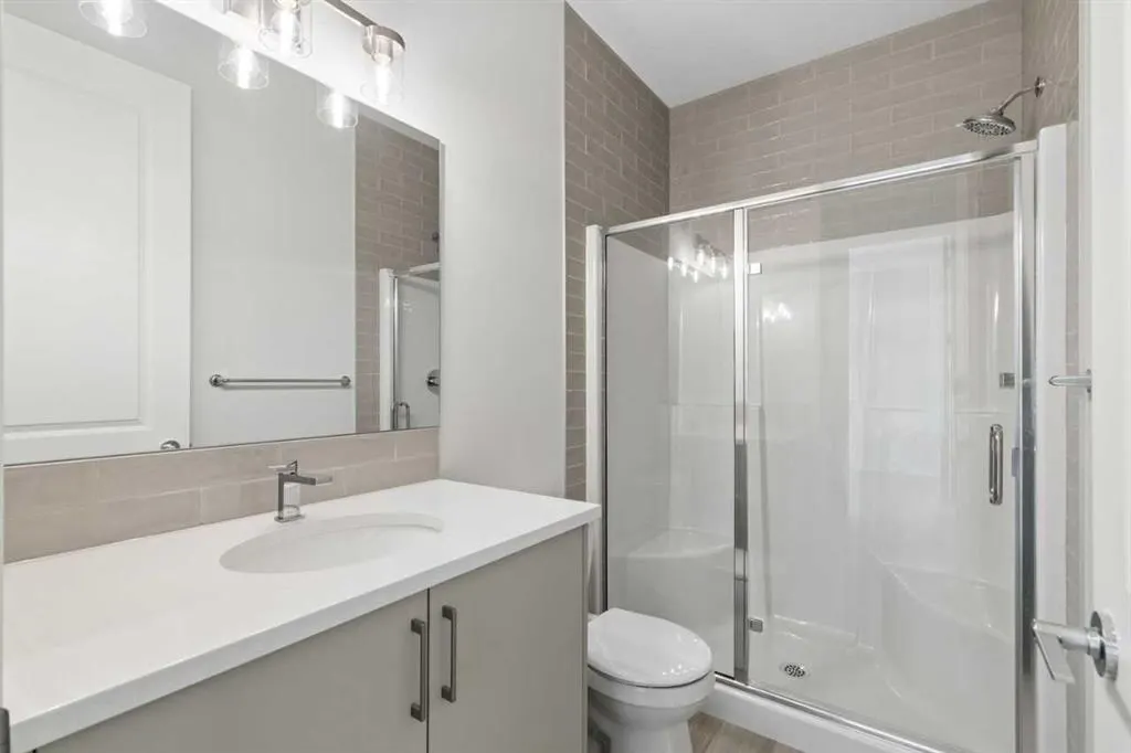 468 Buffaloberry Manor SE