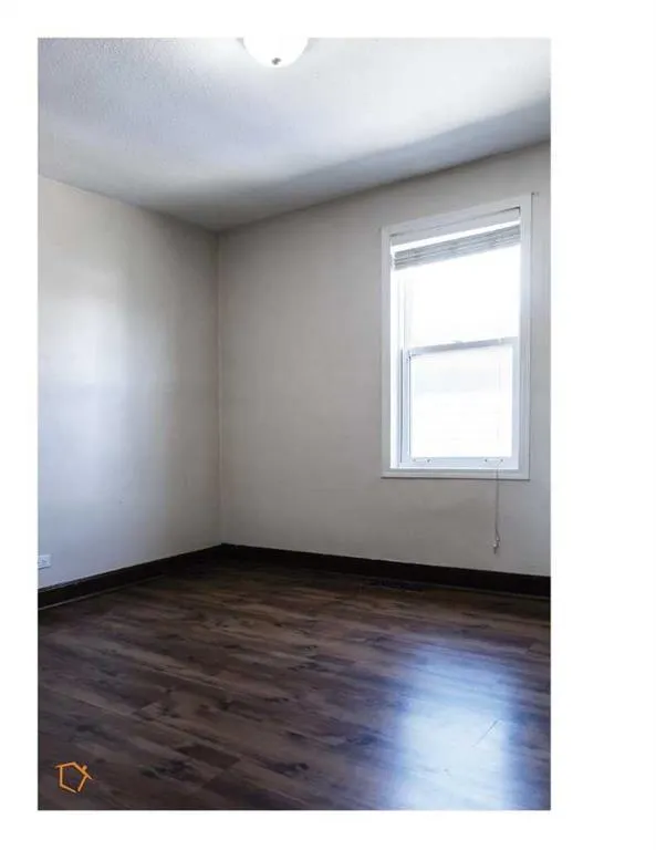 305A 12C Street N