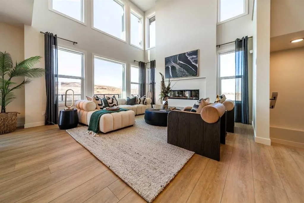 15 Northern Lights Crescent NW