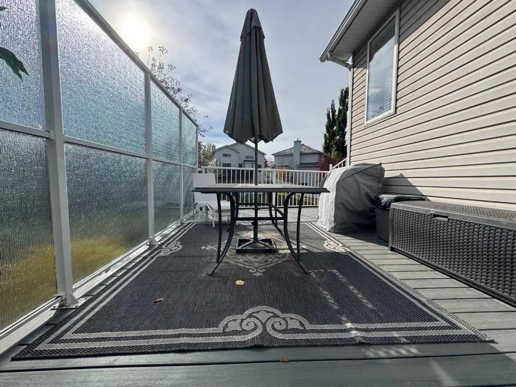 214 Douglas Glen Gardens SE