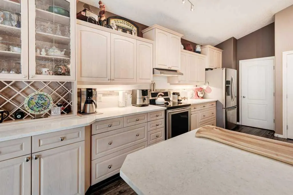 214 Douglas Glen Gardens SE