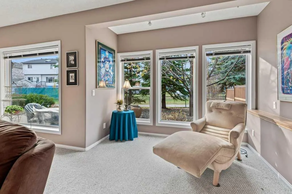 214 Douglas Glen Gardens SE
