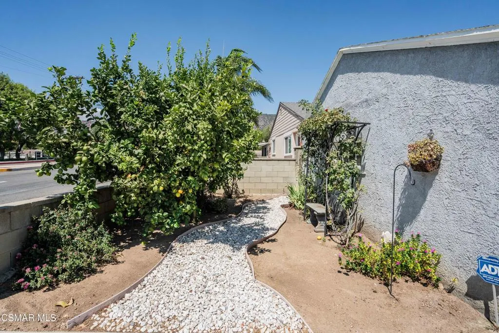 160 N Barranca Avenue