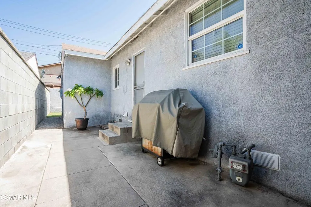 160 N Barranca Avenue