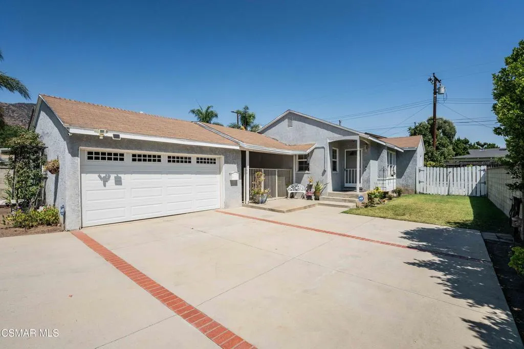 160 N Barranca Avenue