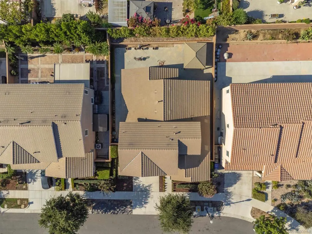 4077 E Groveland Dr