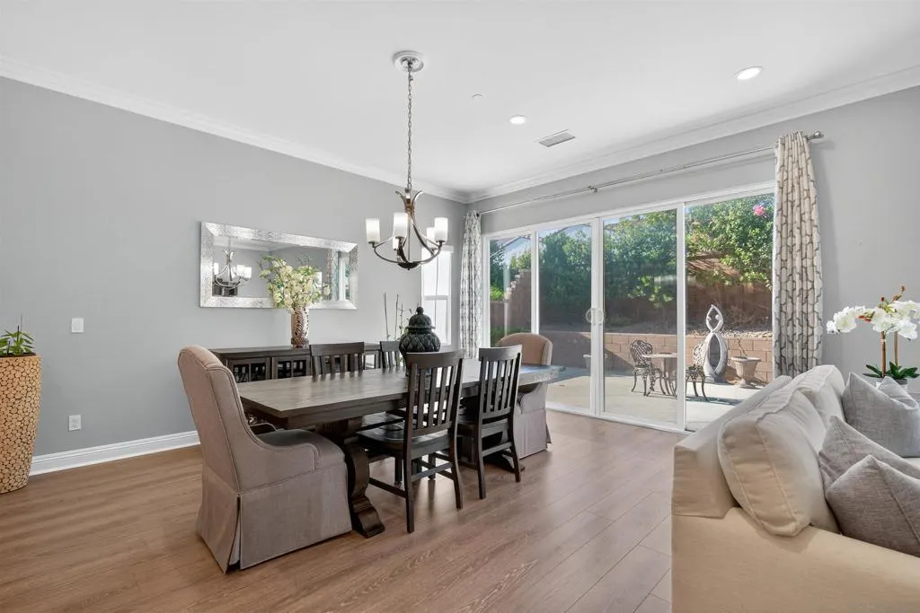 4077 E Groveland Dr