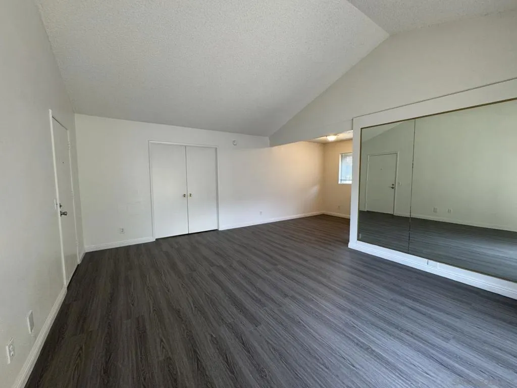 960 E Bonita Ave #52