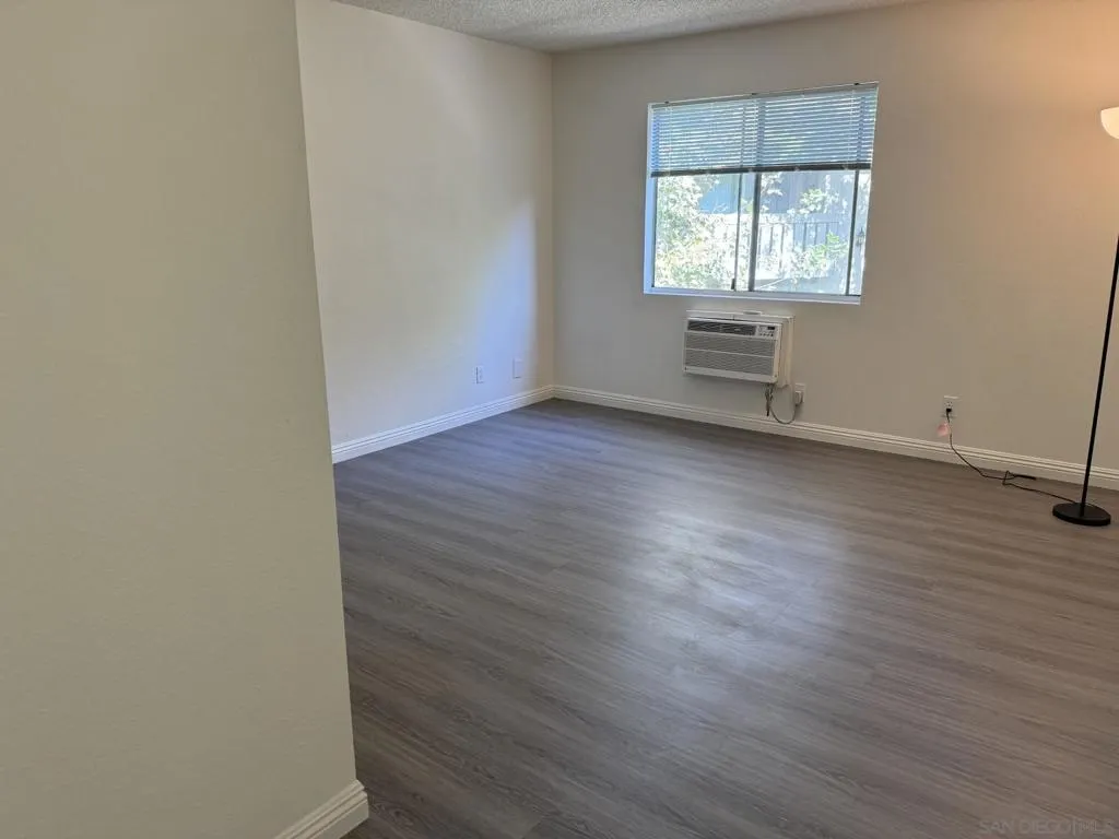 960 E Bonita Ave #52