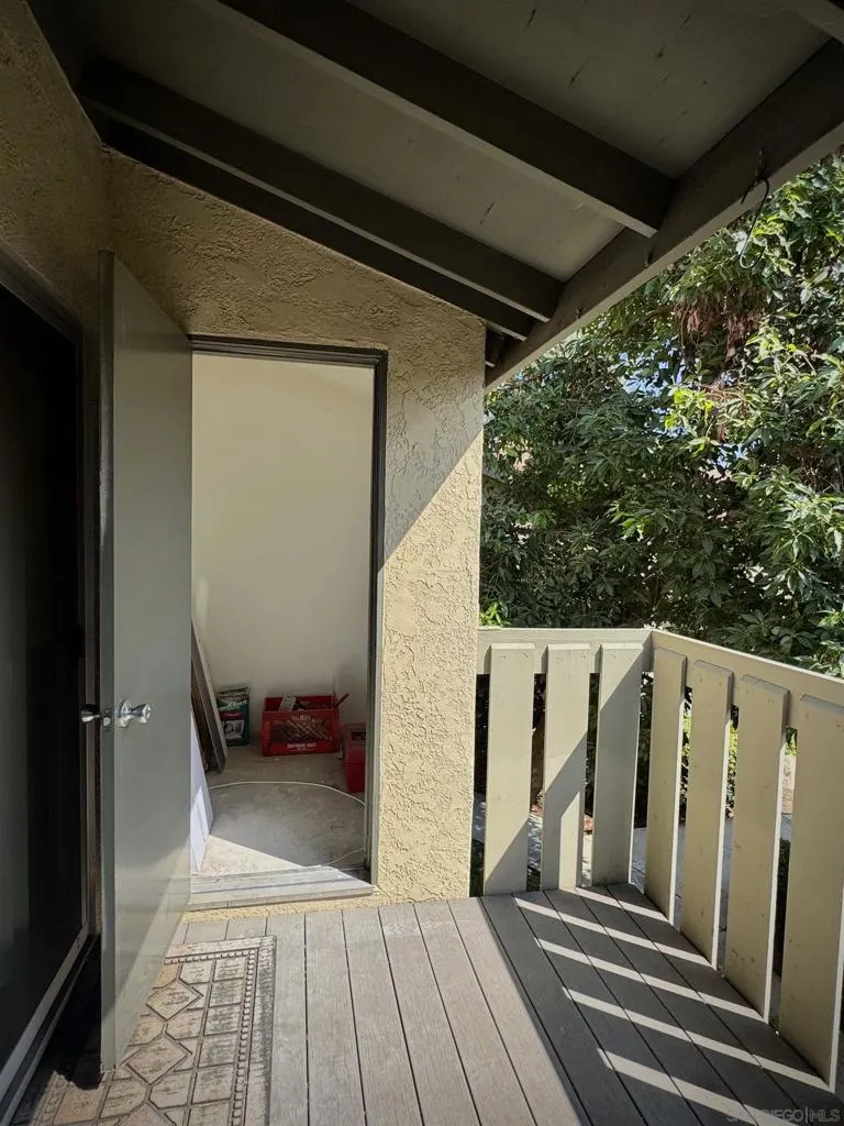 960 E Bonita Ave #52