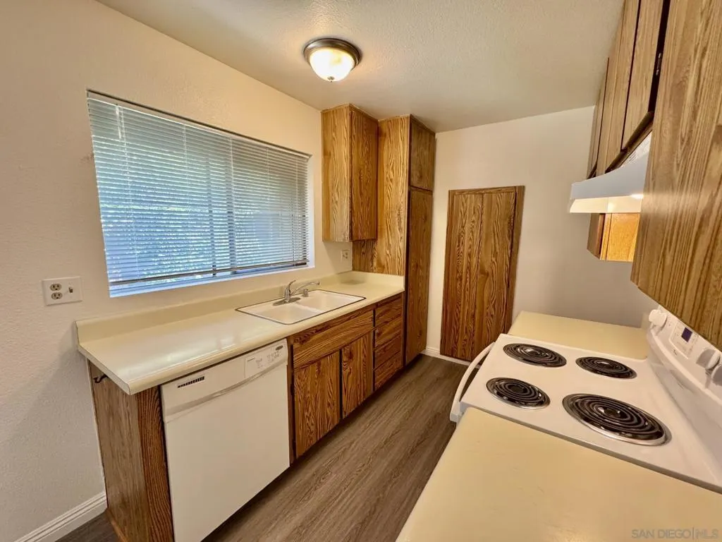960 E Bonita Ave #52