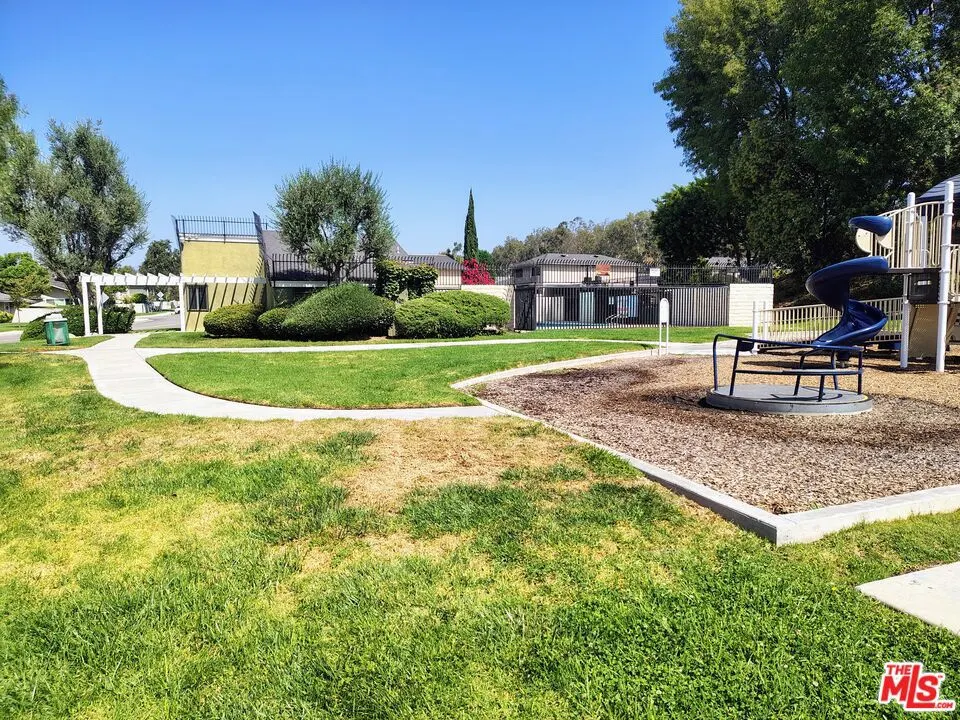 1352 E Fairgrove Avenue, #278