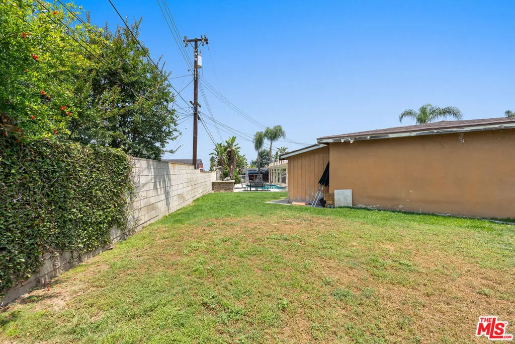 1103 Novarro Street