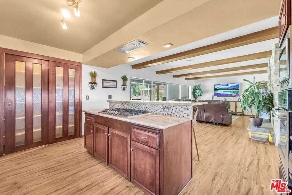 1025 W Sierra Madre Avenue