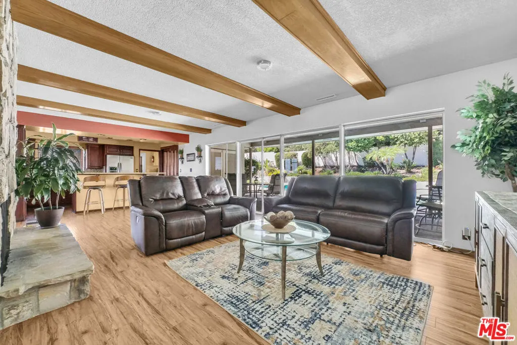 1025 W Sierra Madre Avenue