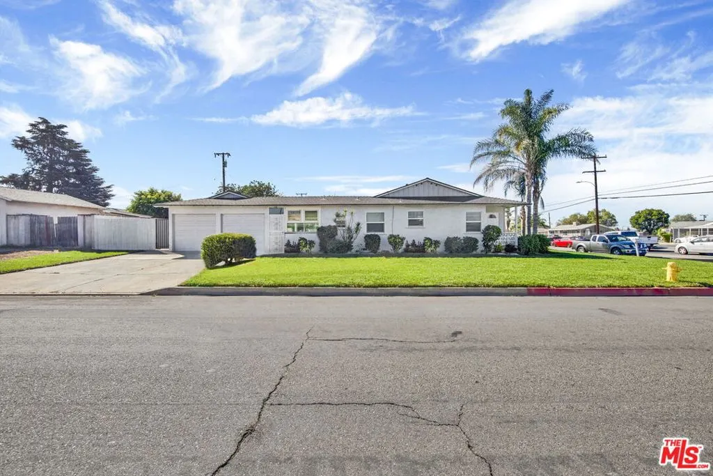 5042 N Glendora Avenue