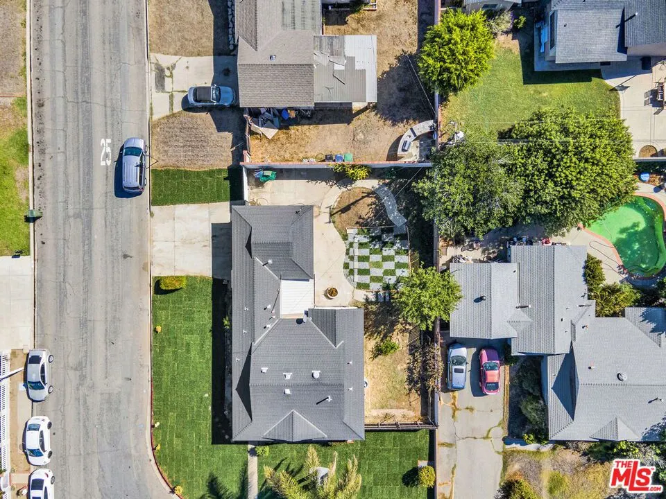5042 N Glendora Avenue