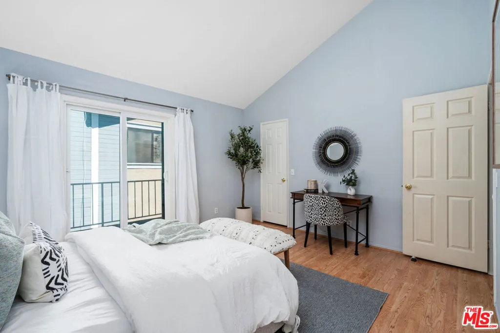 1832 Huntington Drive, #13