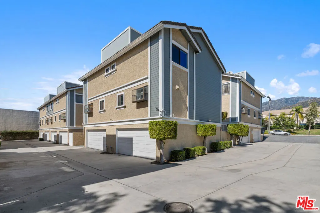 1832 Huntington Drive, #13