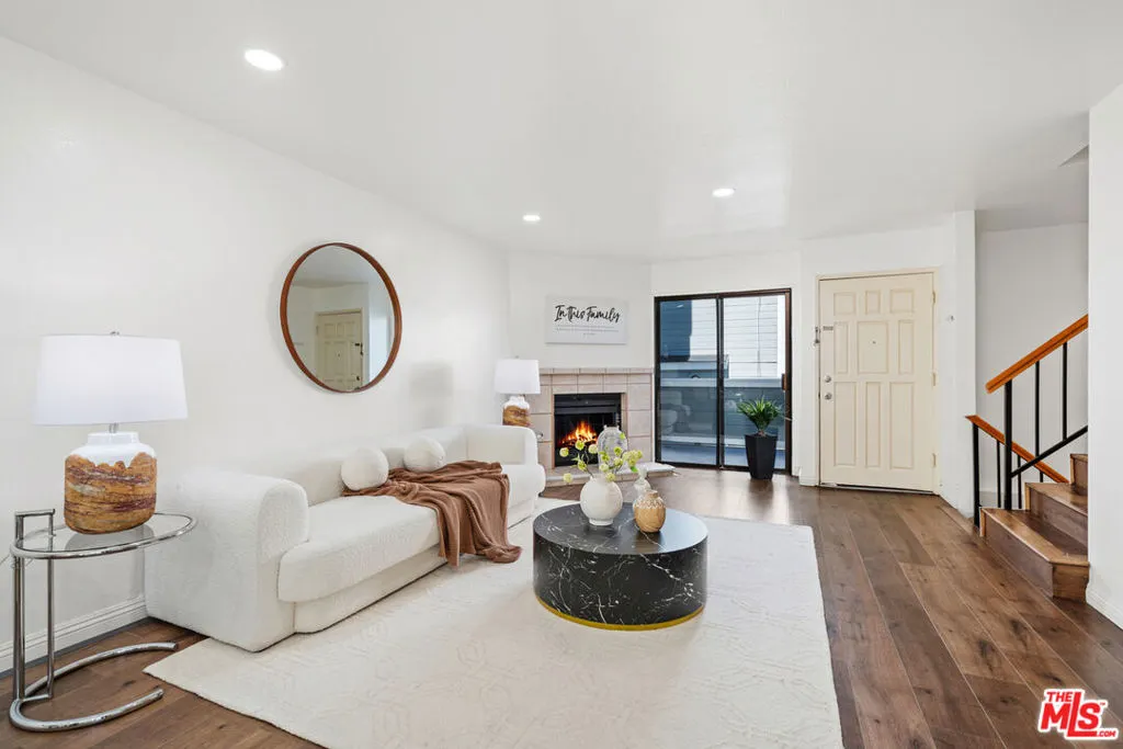 1832 Huntington Drive, #13