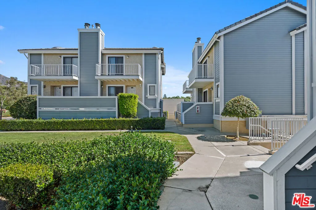 1832 Huntington Drive, #13