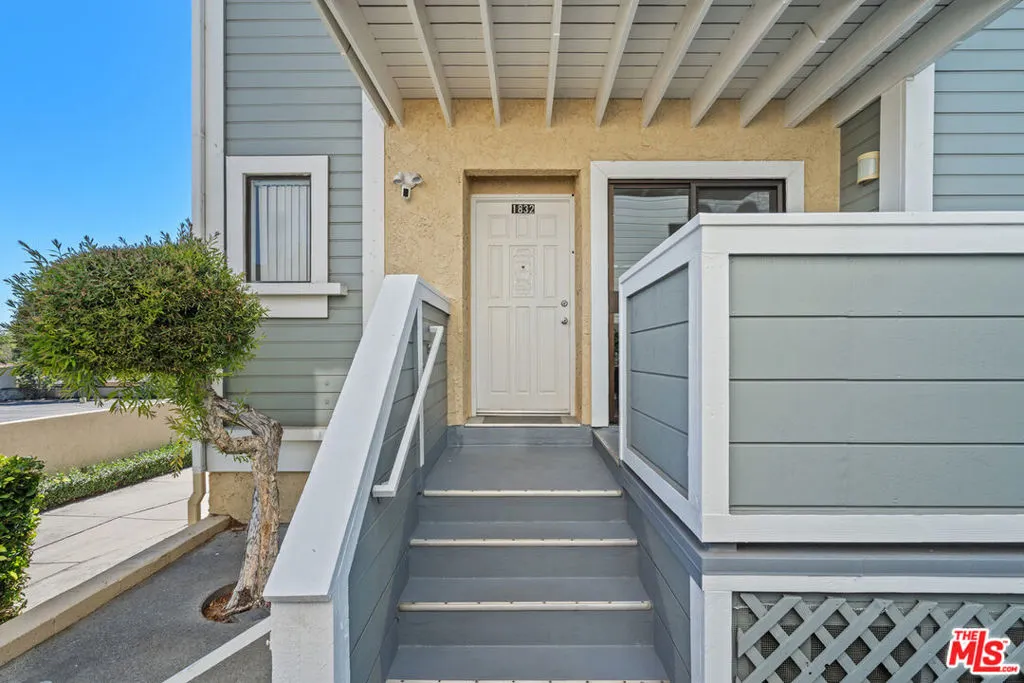1832 Huntington Drive, #13