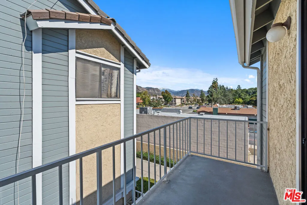 1832 Huntington Drive, #13