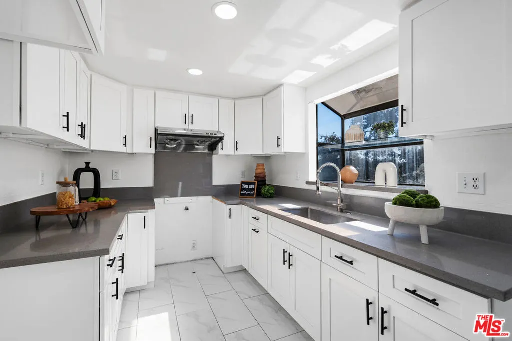 1832 Huntington Drive, #13